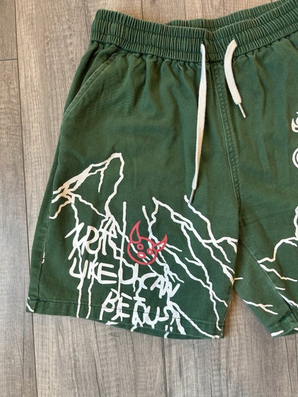 All Eye Gaze Lightning Graphic Green Drawstring Shorts Cotton Men’s S Streetwear - Picture 3 of 14